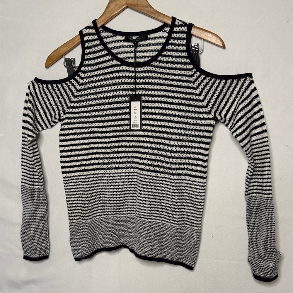 NWT Romeo + Juliet cold shoulder long sleeve stripe knitted blouse sweater sz M